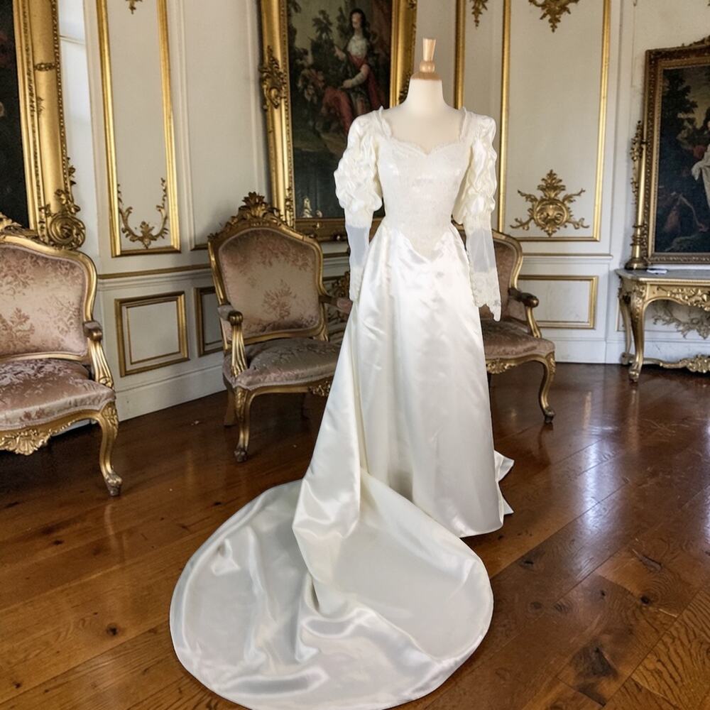 J L Johnson Cream Wedding Gown w Long Train Vintage Bridal Dress